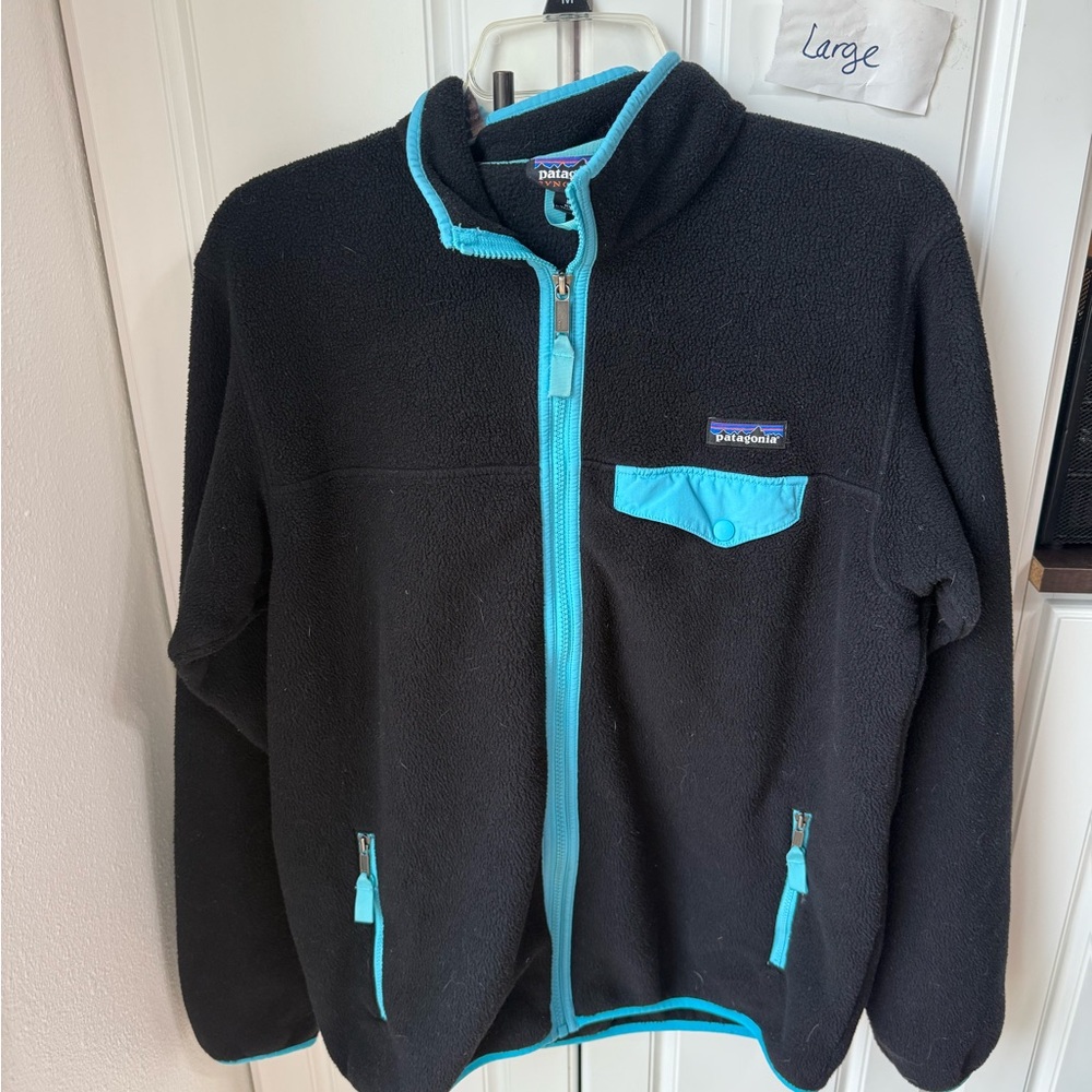 Patagonia large synchilla fullzip jacket, black with blue trim